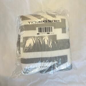 Victoria's Secret Pink Grey & Pink Color Block Logo Sherpa Throw Blanket 50x60